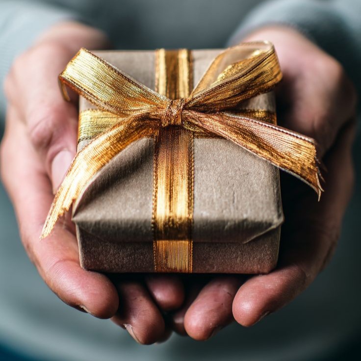 هدیه نوروز چی بخریم؟ ۱۰ ایده جذاب برای کادوی عید